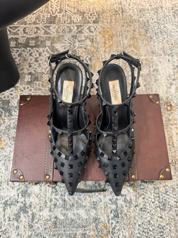 Valentino authentic quality shoes 2025