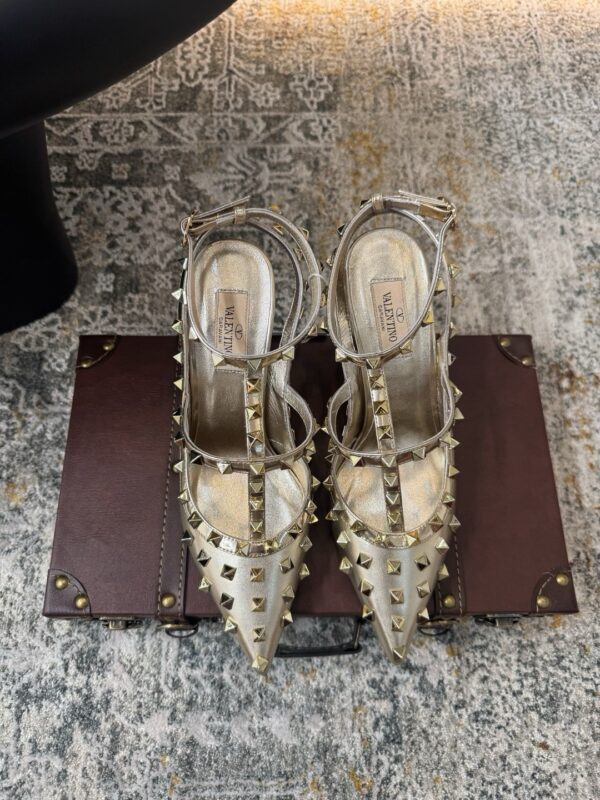 Valentino authentic quality shoes 2025