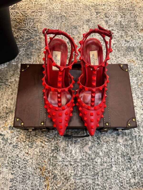 Valentino authentic quality shoes 2025