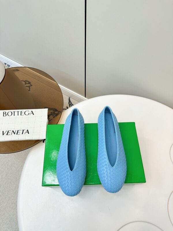 Bottega Veneta authentic quality shoes 2025