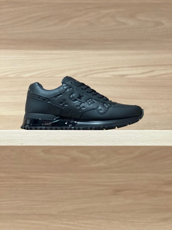 Louis Vuitton authentic quality sneakers 2025