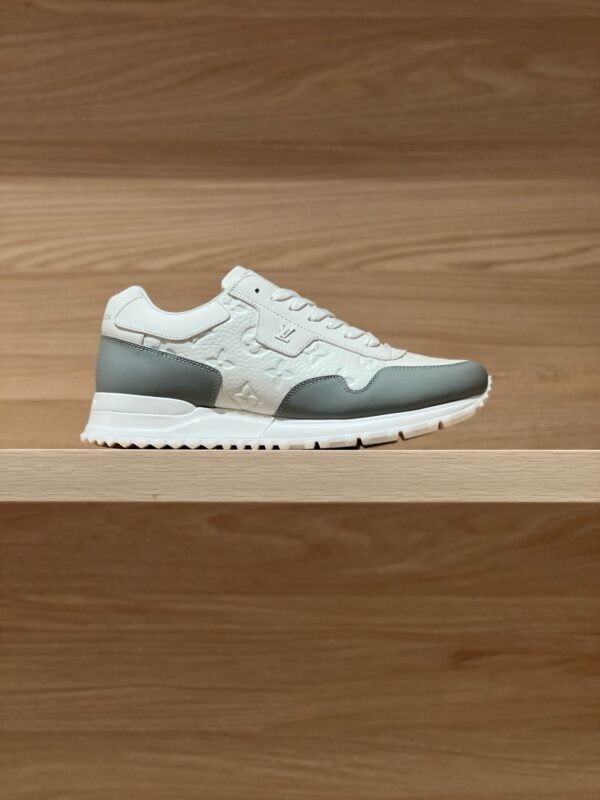 Louis Vuitton authentic quality sneakers 2025