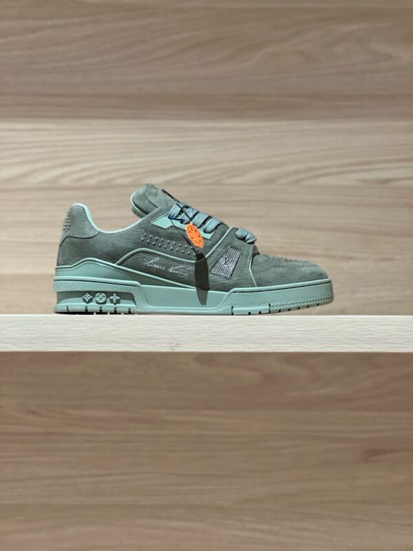 Louis Vuitton authentic quality sneakers 2025