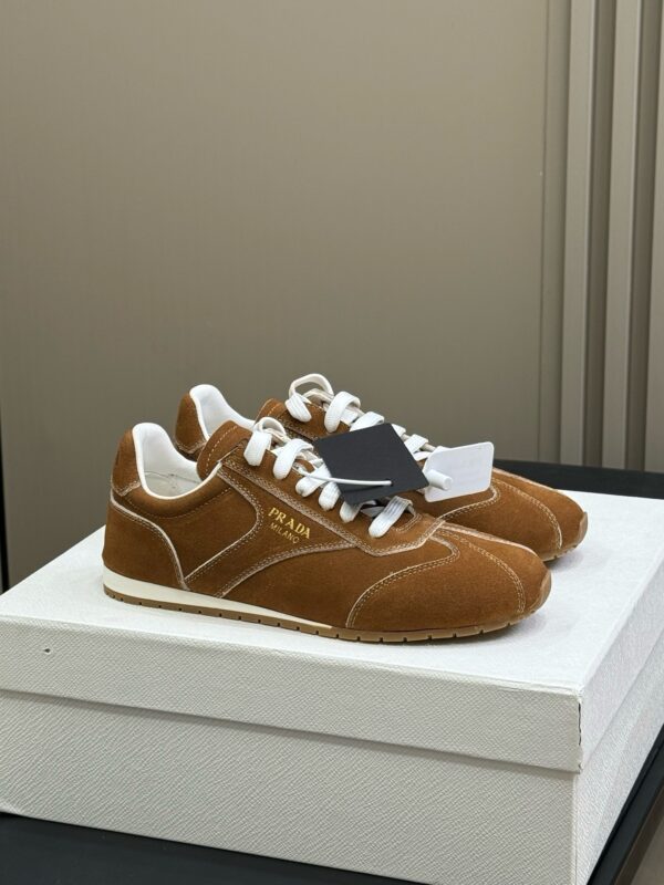 Prada authentic quality sneakers 2025