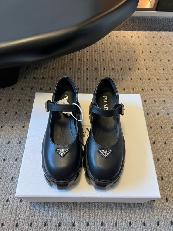 Prada authentic quality shoes 2025