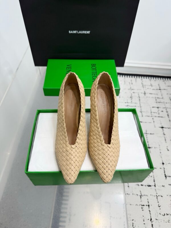 Bottega Veneta authentic quality shoes 2025