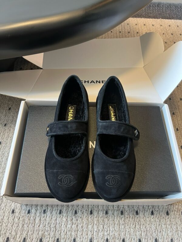Chanel authentic quality shoes 2025