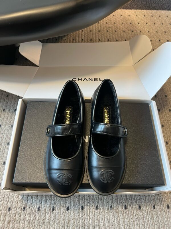 Chanel authentic quality shoes 2025