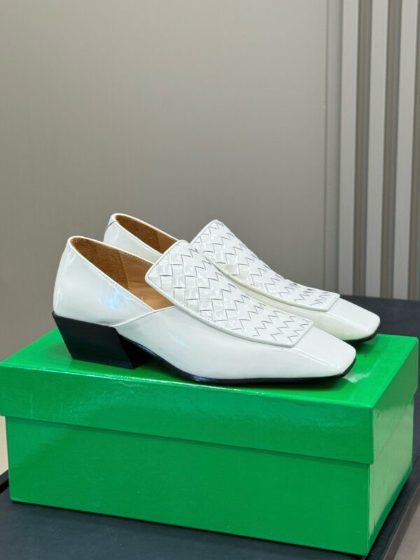 Bottega Veneta authentic quality shoes 2025