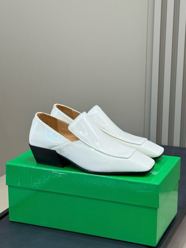 Bottega Veneta authentic quality shoes 2025