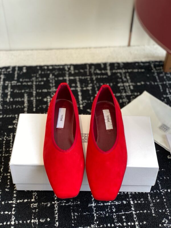 Toteme authentic quality shoes 2025