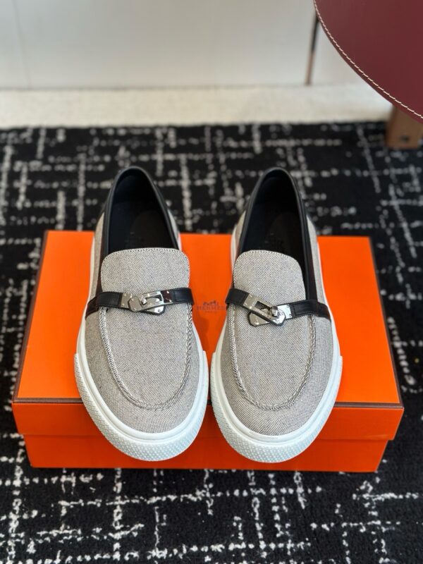 Hermes authentic quality shoes 2025