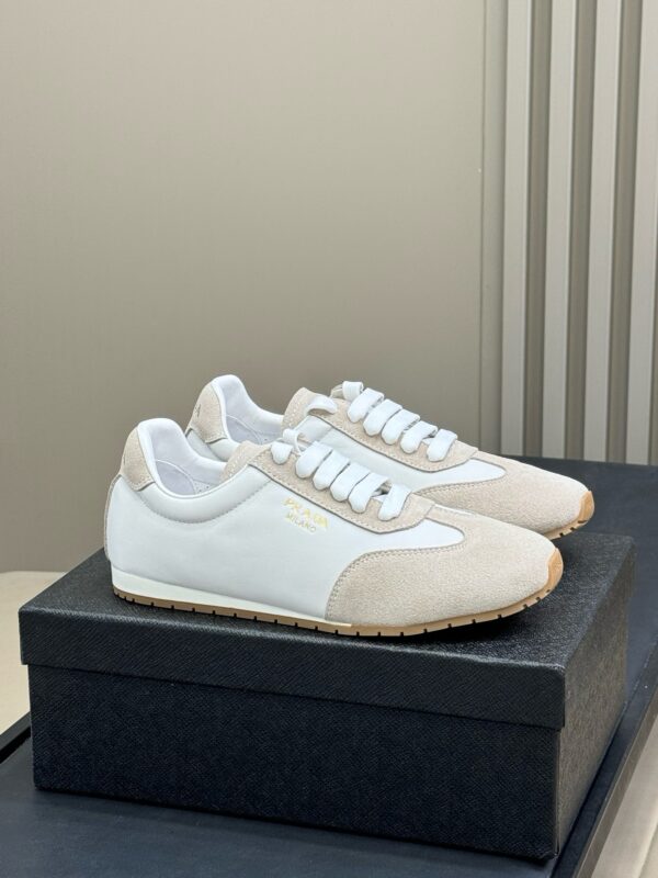 Prada authentic quality sneakers 2025