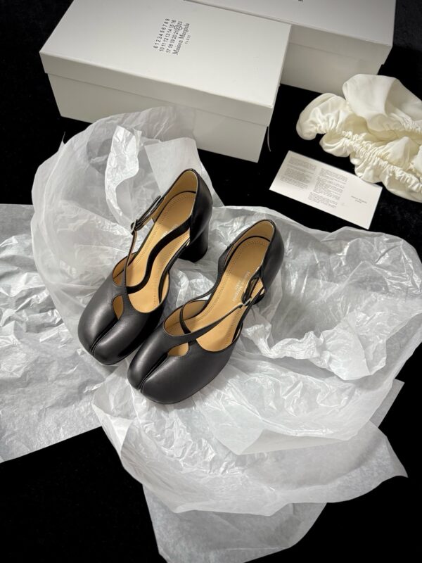 Maison Margiela authentic quality shoes 2025