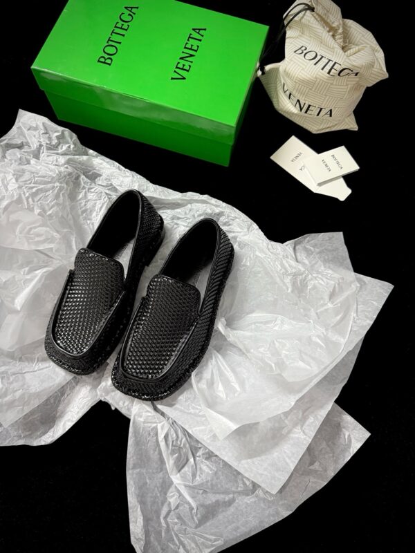 Bottega Veneta authentic quality shoes 2025