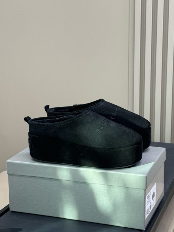 Balenciaga authentic quality shoes 2025