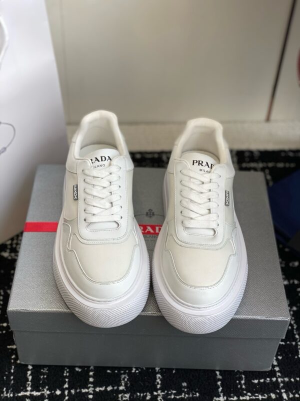 Prada authentic quality sneakers 2025