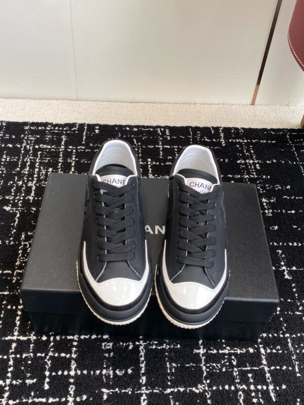 Prada authentic quality sneakers 2025