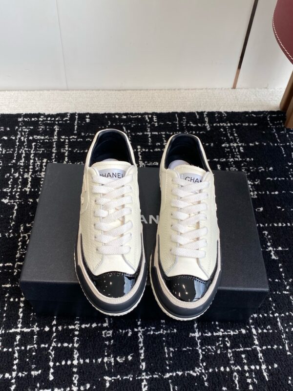 Prada authentic quality sneakers 2025