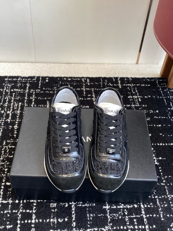 Prada authentic quality sneakers 2025