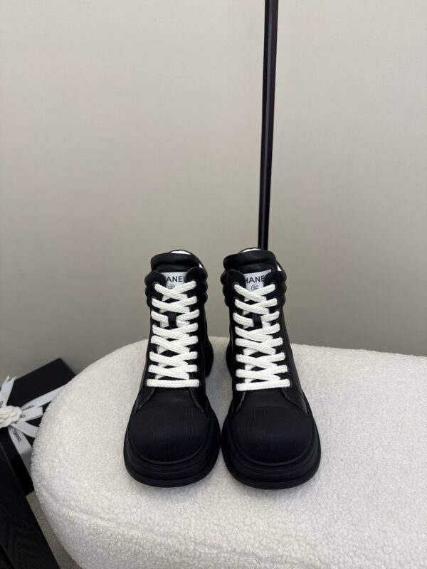 Chanel authentic quality sneakers 2025