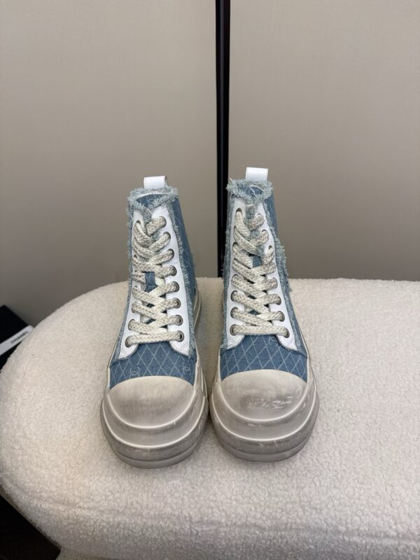 Chanel authentic quality sneakers 2025