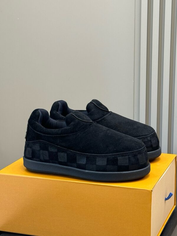 Louis Vuitton authentic quality shoes 2025