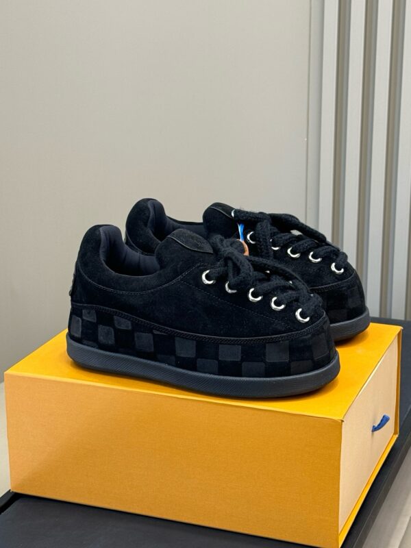 Louis Vuitton authentic quality shoes 2025