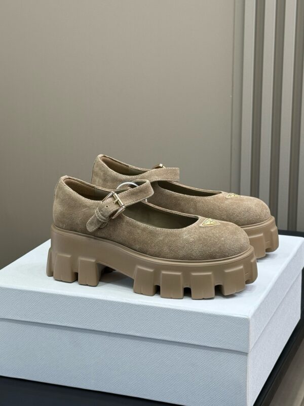 Prada authentic quality shoes 2025