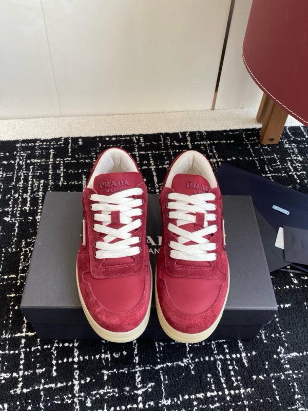 Prada authentic quality sneakers 2025
