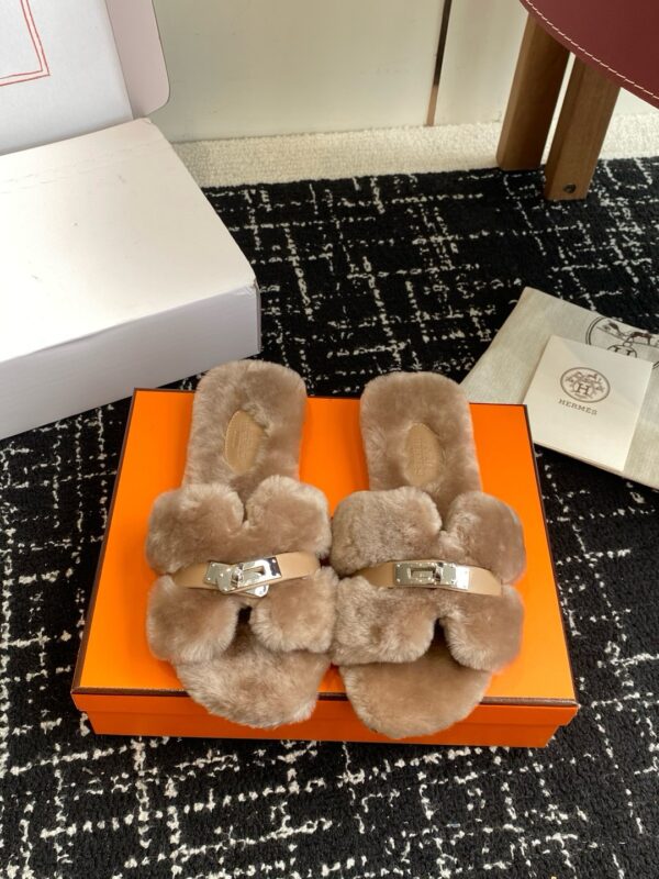 Hermes authentic quality shoes 2025