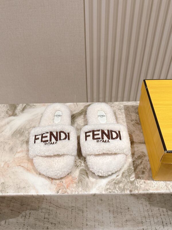 Fendi authentic quality shoes 2025m