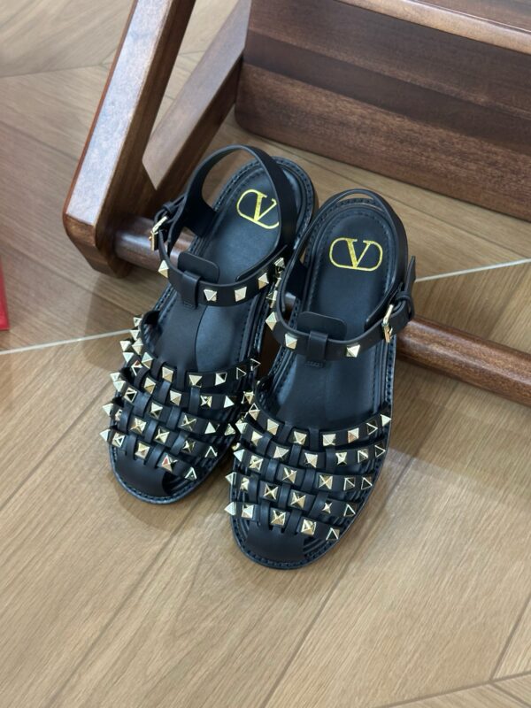 Valentino authentic quality shoes 2025
