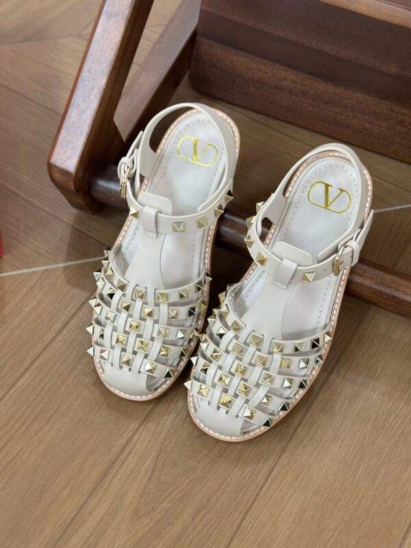 Valentino authentic quality shoes 2025