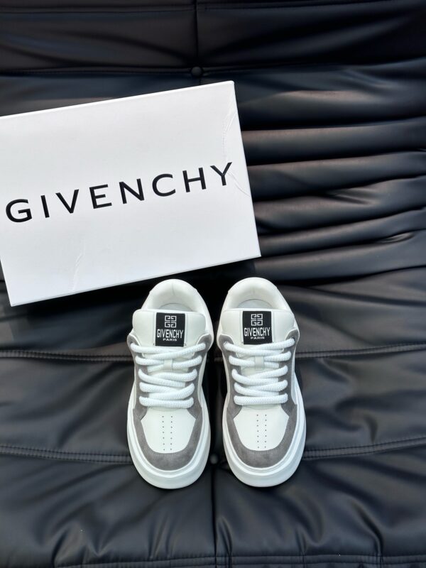 Givenchy authentic quality sneakers 2025