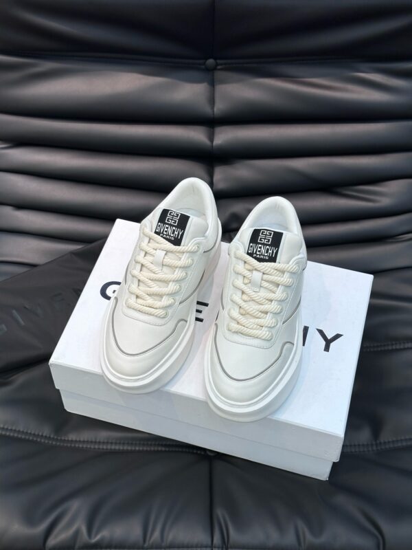 Givenchy authentic quality sneakers 2025