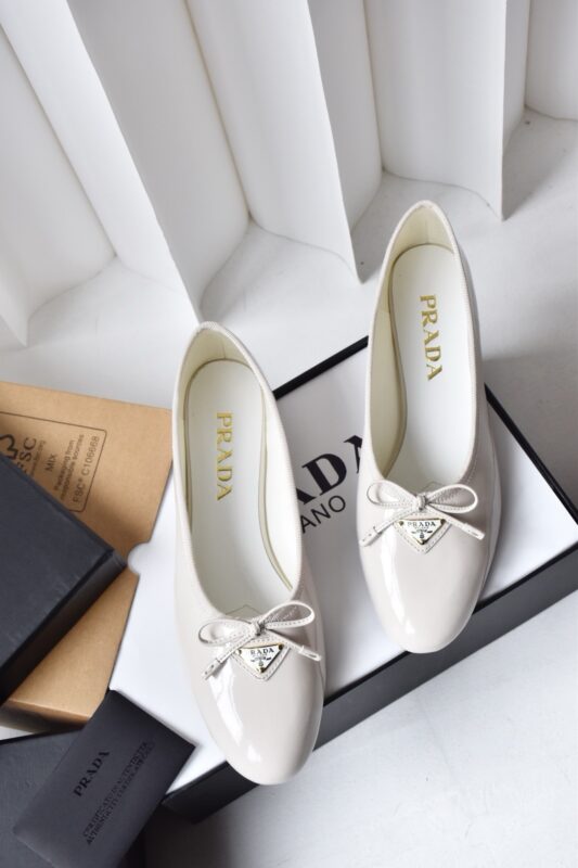 Prada authentic quality shoes 2025