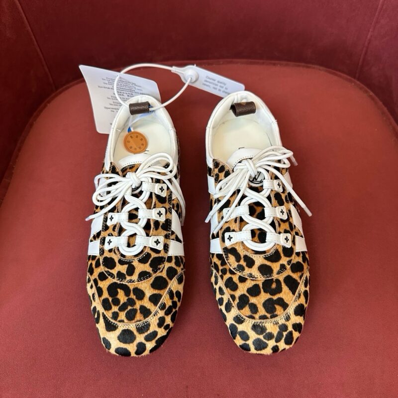Louis Vuitton authentic quality sneakers 2025