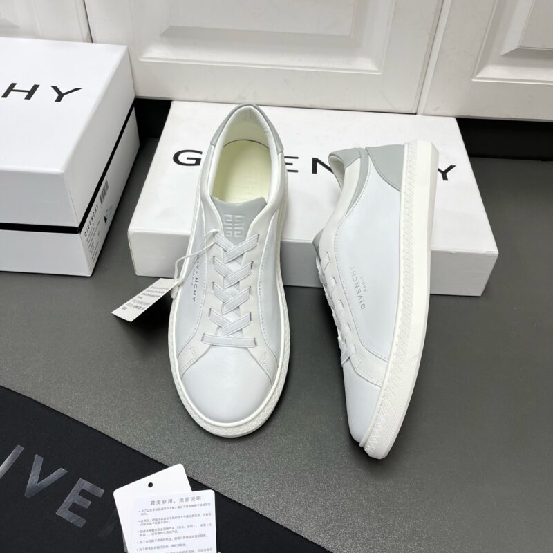 Givenchy authentic quality sneakers 2025