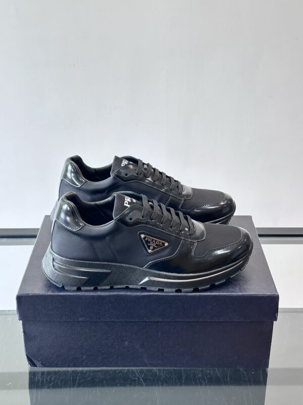 Prada authentic quality sneakers 2025