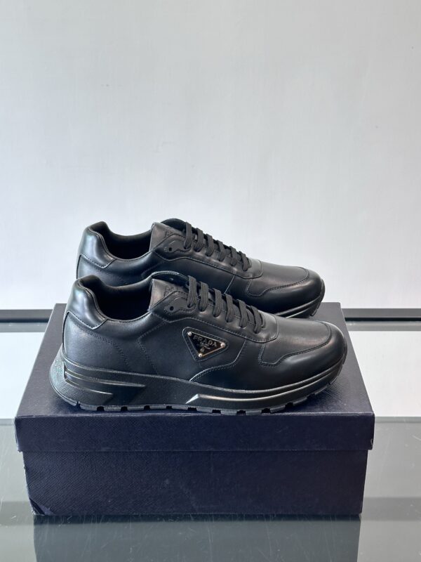 Prada authentic quality sneakers 2025