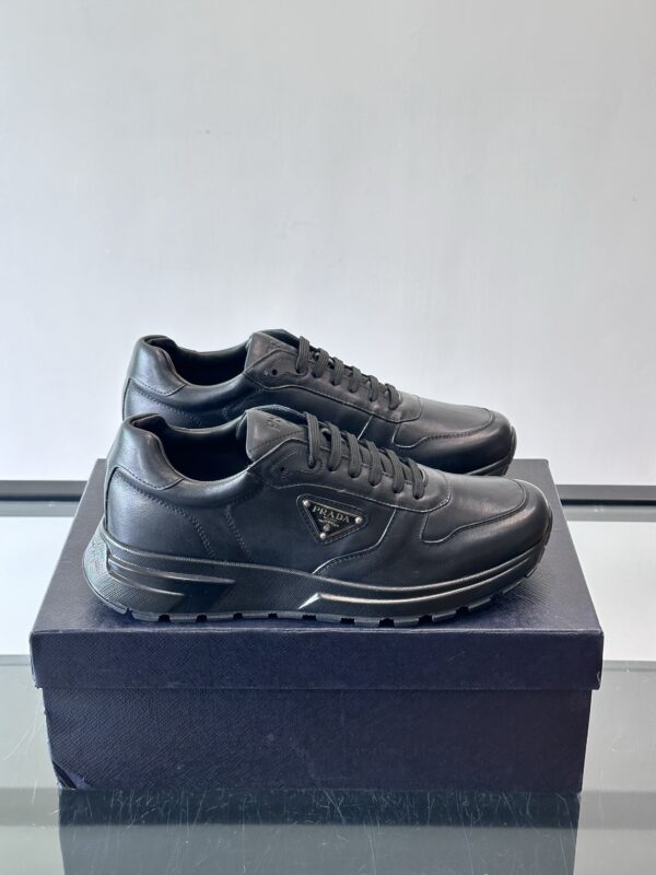 Prada authentic quality sneakers 2025