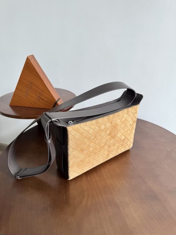 Bottega Veneta bag authentic quality 2025