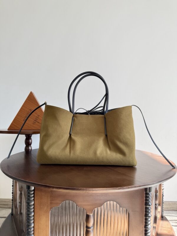 Bottega Veneta bag authentic quality 2025