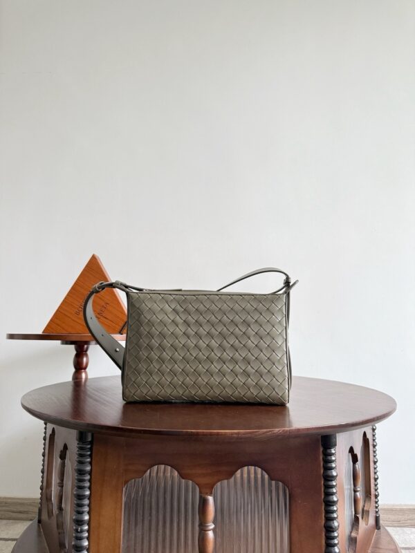 Bottega Veneta bag authentic quality 2025