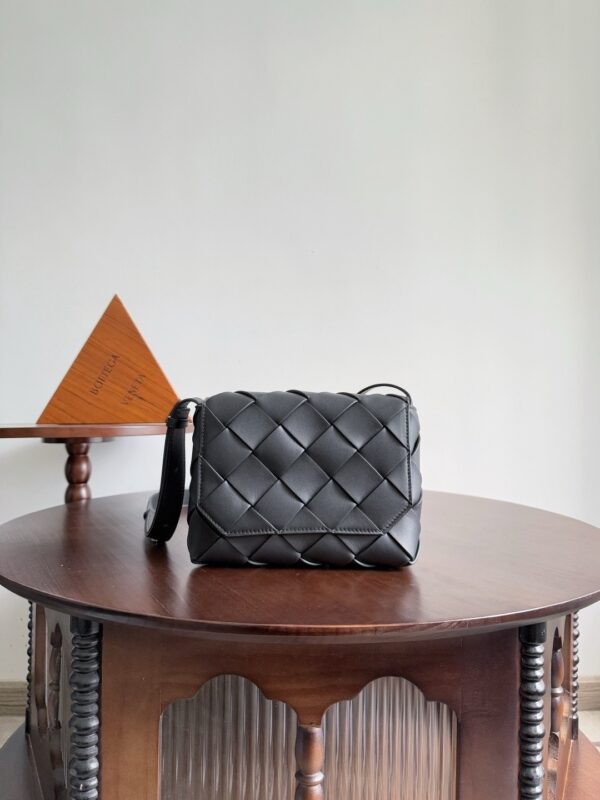 Bottega Veneta bag authentic quality 2025