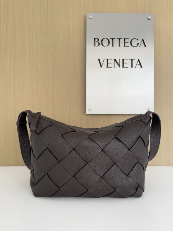 Bottega Veneta bag authentic quality 2025