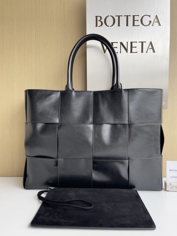 Bottega Veneta bag authentic quality 2025