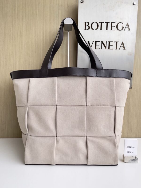 Bottega Veneta bag authentic quality 2025