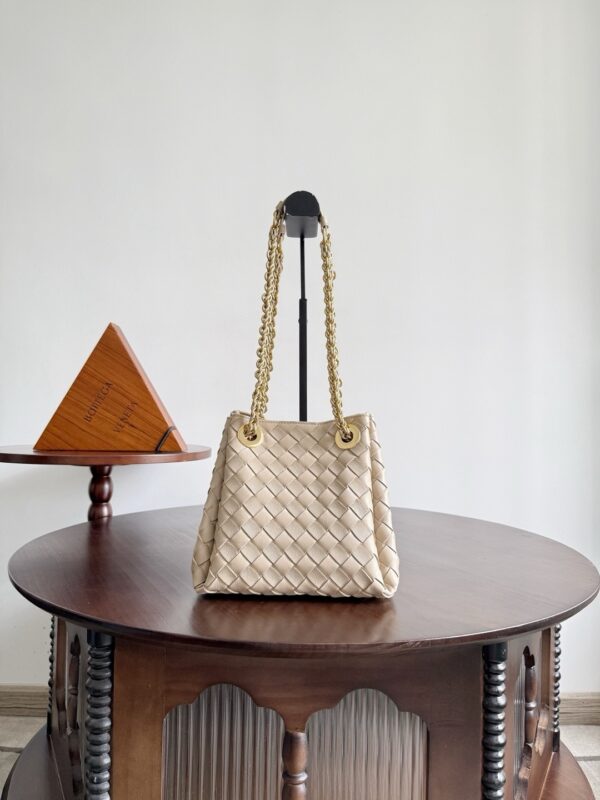 Bottega Veneta bag authentic quality 2025